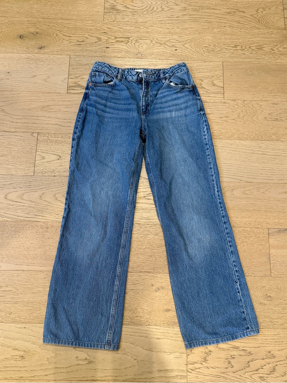 Dynamite  Heidi Wide-Leg Jeans in Medium Blue Wash